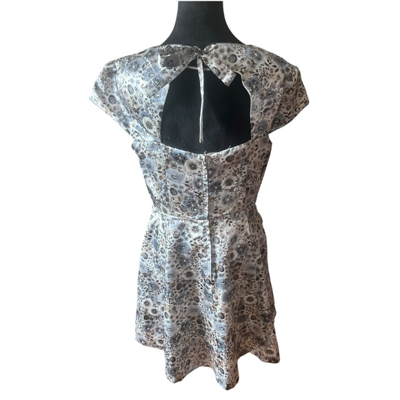 Lauren Conrad Disney Bambi Collection Silver Floral A-Line Dress Sz 10 – Pockets - Picture 6 of 12